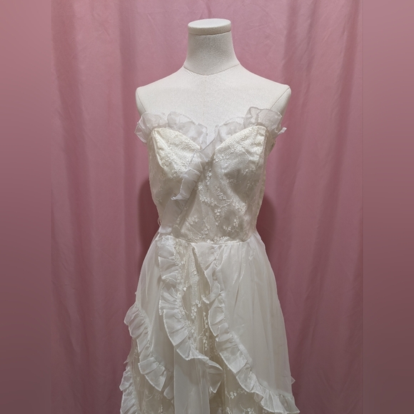 SOLD - Vintage Contempo Casuals Strapless Lace Ballgown (Vintage Size 5/6) - Picture 9 of 12